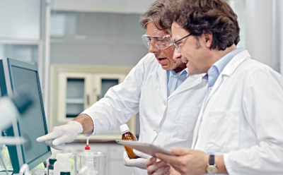 A closer look at the SAFC® brand’ Two Process development scientists collaborating.