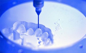 コンタクトレンズ・歯科材料開発 コンタクトレンズ・歯科材料開発